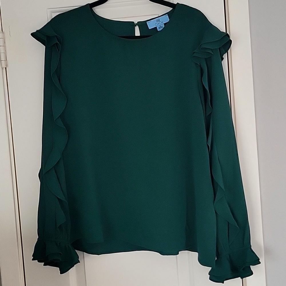 Cece dark green long sleeve blouse w ruffled sleeves